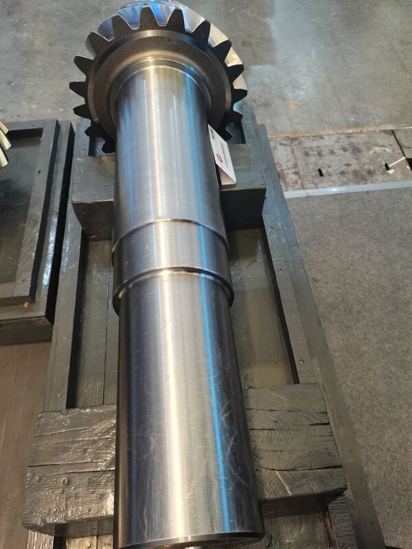 Ensemble de rouleaux à boulon en spirale de grande précision de diamètre avec dureté HRC45-62 pour réducteurs de concasseur